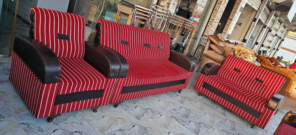 طخم قنفات تركي خمس قطع يلزم 10 نفرات نظيف اي عيب ما بيه مطعم جاد سعره 200
معرض ومعمل سند للبيع وشراء الاثاث المنزلي جديد ومستعمل داقوق سايدين العشاير قرب صيدليه النعيم دكتور خليل يوجد لدنيا تفصال قنفات وديوان حسب الطلب وباحدث الموديلات الاستفسار ***********@***********
