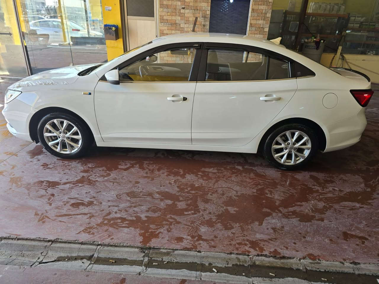 mg 5 2023 comfort
بێ بۆیاخ بێ دەعم تە قه و ره قه بەشەرت
800هزار غرامه ی له سه ره. دوای فرۆشتن دە گەرێتەوە 
54هزار رۆیشتوە
سێ مۆدی لێخوڕینی هەیە
ناو کرێمەیە 
شاشەیە کامێرایە لایت لید سوکان فۆلیۆم تەعدیل سورعە  هتد…
بەسفری لای خۆمانە 
نرخ. 102 $ مەجالی تێدایە 
سەنەوی تا2029
تەنها  قۆپئکی بچوک لە دۆسەی هەیە  دیارم کردووە
***********
