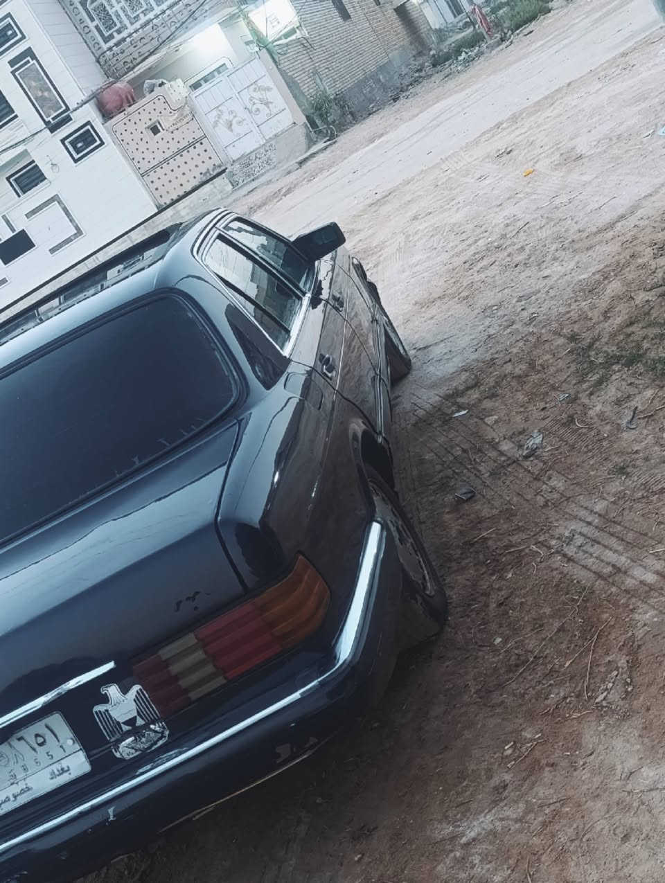 سلام عليكم مارسيد رئاسي
موديل 1986 محدثه 1991 
محوره 3000 
حداديه 75 بل 100 
غرفته جلد اسود بلادي نضيفه 
محركه كير نضيفه 
تبريد شغال 
فتحه 
امانت الله سياره زينه سوفت عينك 
تجي اشوف 
مكاني نجف الاشرف 
سعره 46 بيه مجال حك جيه 
رقمي ***********
بسمي ثاني يوم اداورلك 
ماساقطه سنويه
