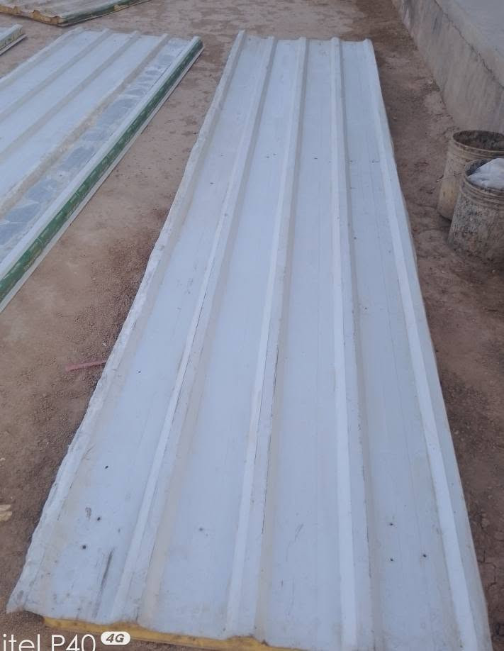سندويش للبيع 5 قطع طول 4 ونص 
شخاط وشليلمانه طول 4 ونص 
وعندي بعد قياسات تقاطع النهروان 
***********

نص مكتوب في الصور:
- itel P40 4G
- el P40 4G
- P40 4G