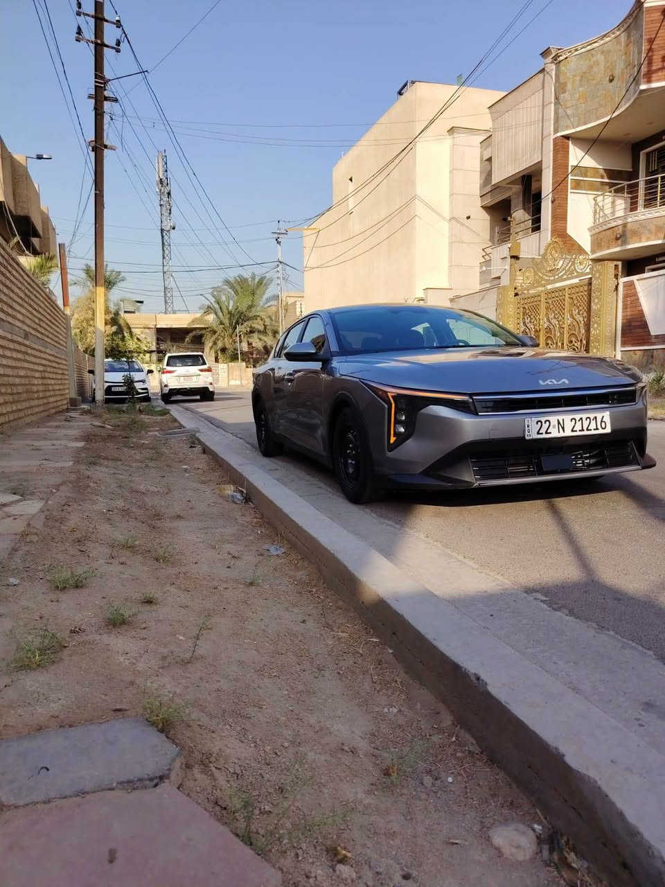 السلام عليكم للبيع كيا K4 امريكي٢٠٢٥ حادثه الجملغ والبنيد شواصي مكفوله ولسونار بلمنشور السياره بصمه واشره ترحيب تبريد بيانو شاشه جبيره متصله اوتوهولد وهواي بيه موصفات بيه بعد السياره مكينه٢٠٠٠ دوش وكير وحداديه وتبريد كله مكفوله وعلى وظع الشركه بدون فتح السعر١٤٥ وماكوهيج سعر بسوك للستفسار*********** بغداد الطالبيه

