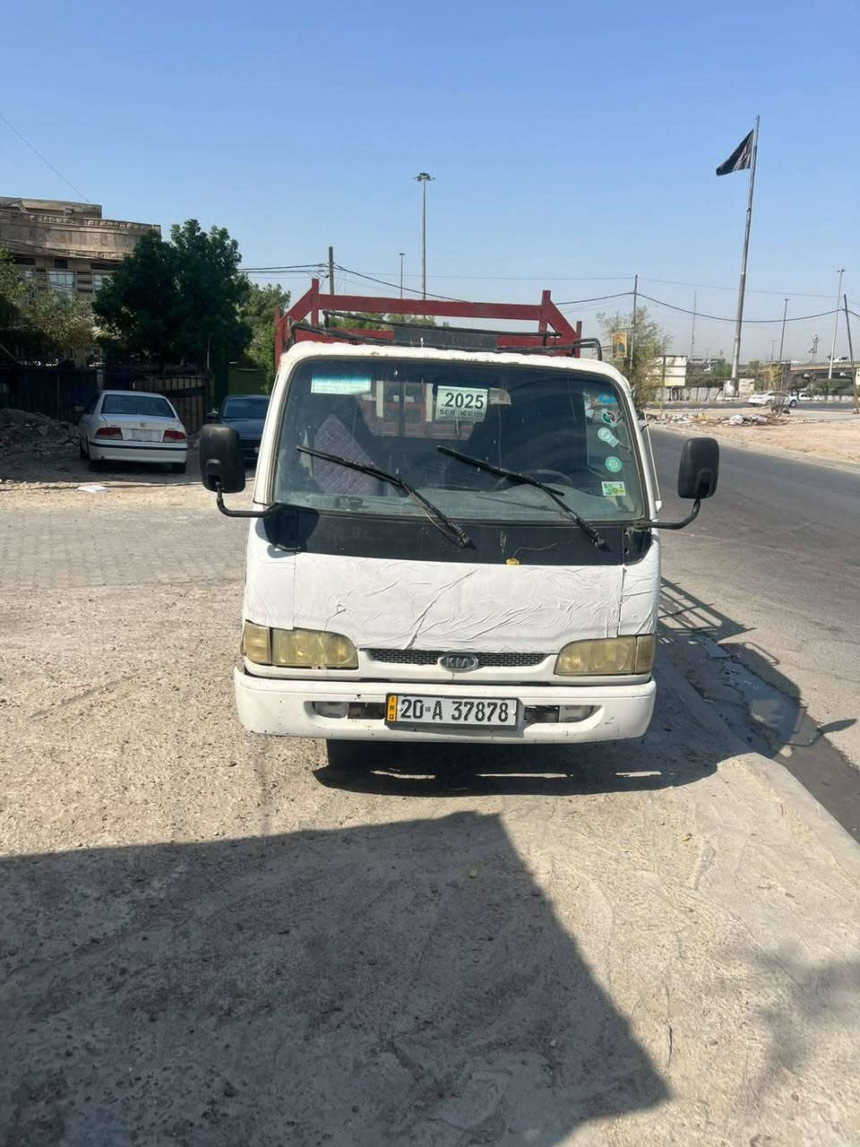 السلام عليكم اخوان كيه حمل للبيع موديل ٩٩ رقم ديالى سياره نضيفه خير من الله تخم تاير جديد العنوان بغداد الجديدة السعر ٤٣ ***********
