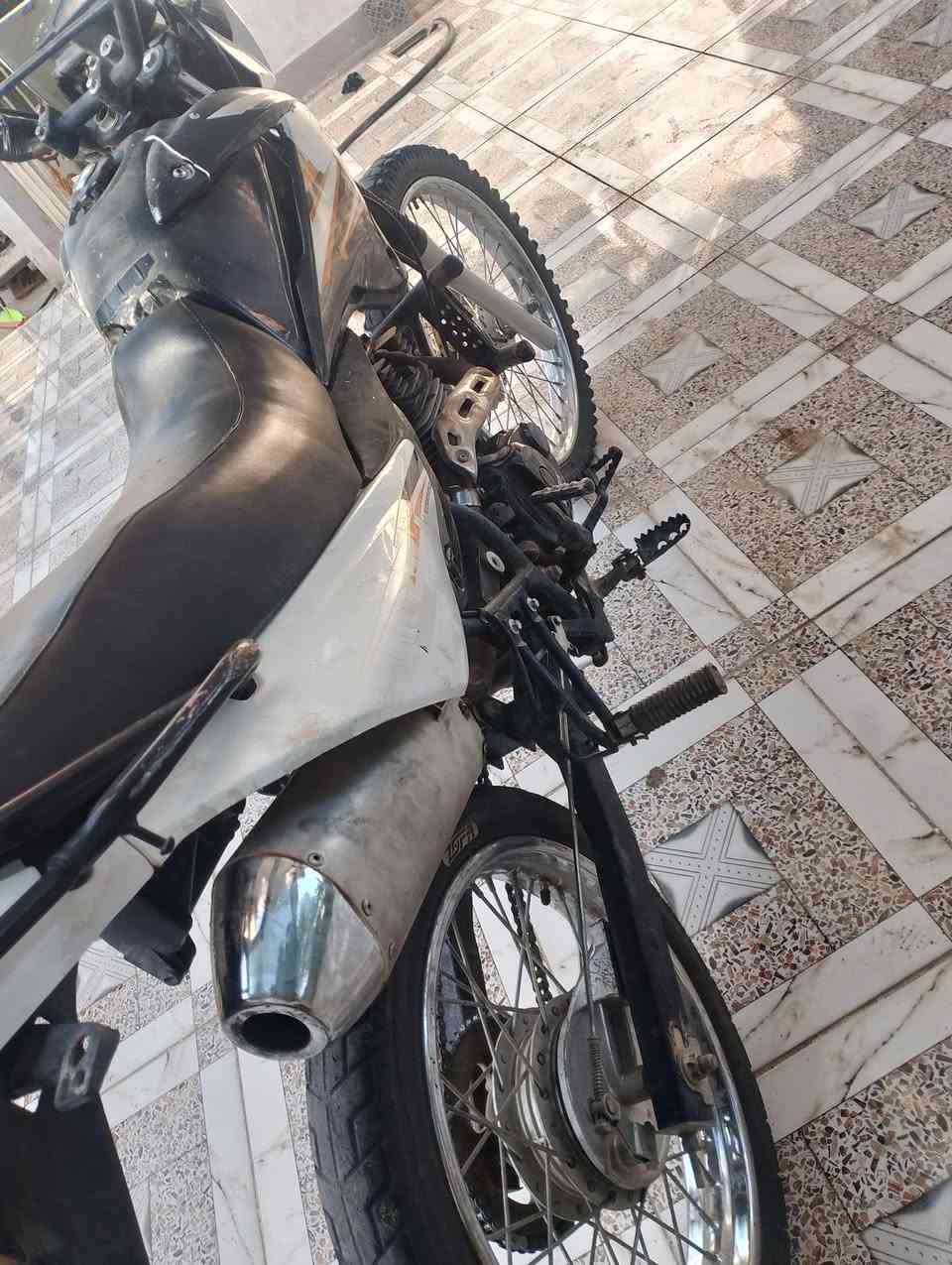 سلام عليكم قفاز للبيع موديل20 او يرهم للمراوس بيراني
المكان ديالئ دلي عباس سعر400 او بي مجال 
***********
