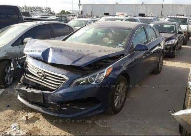 سوناتا ٢٠١٥ امريكي 
رقم بغداد بأسمي 
ماشيه ١١٥ او اقل سياره على ايدي صارله
محرك كير خير من الله (مكينة مفتوحة ) بس مكفول من المشاكل او شي آخر شرط الفحص 
وضعيات قيادة تحكمات وباقي مواصفاته معروفة 
حادثه كما موضح بلصور فقط بنيد بدون اي دواخل
تخم تاير جديد صدر نضيف باتري جديد 
منظومة تبريد كلهة جديدة 

السعر ١١٥ وبي مجال للطيبين 
وكلشي اكو ب سوك وهاي سيارة نضيفة 
مكاني بغداد ابودشير 
مكلف بلنشر هذا رقم راعيهة
***********

نص مكتوب في الصور:
- INSURANCE AUTO AUCTIONS - IAAI.COM - 000-15717703
