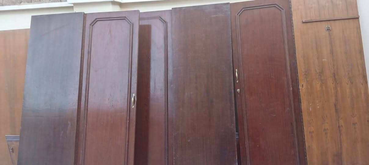 سلام عليكم
كنتور حطاطه 5 بوب اربعه خشب ول وصط جام 
السعر 375 وبي مجال 
كاونتر 3بوب السنك مرمر ول حوض ستيل السعر 125وبي مجال 
التصال ع الرقم ***********
