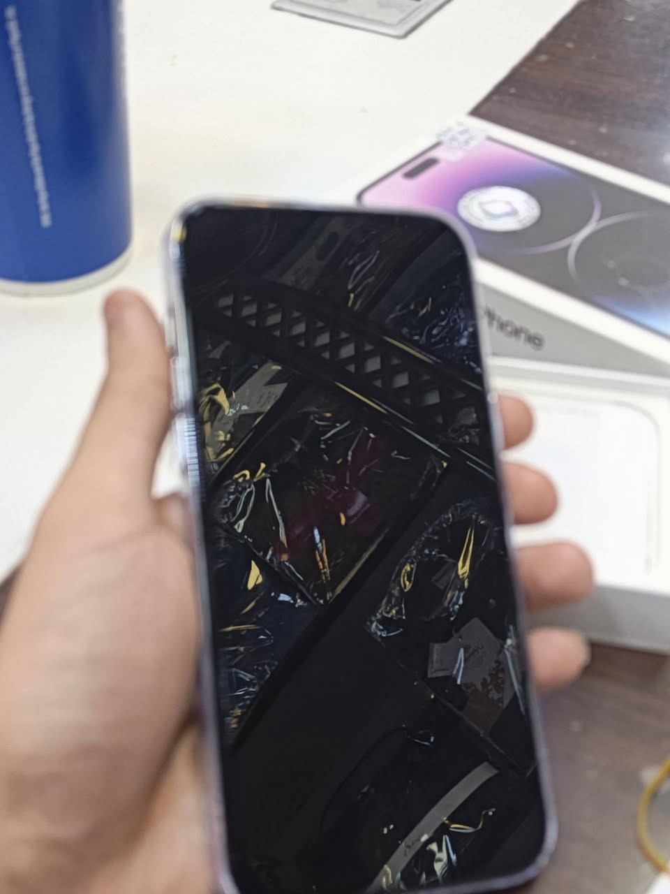 السلام عليكم
للبيع ايفون 14 برو ماكس
 مبدل شاشه تفصيخ فقط بطاريه 85 ذاكره 256 
لون بنفسجي وضربه بين الكامرات مامأثره على الكامرات
السعر 650 وبي مجال قليل 
مكلف بالنشر 
الاتصال ع صاحب الجهاز 
***********

نص مكتوب في الصور:
- ٨:٥٣ القطع والخدمة تجمع Apple سجل تاريخ القطع والخدمة، وهذا السجل يعرض معلومات عن هذا الـ iPhone وحالته وتفاصيل إصلاحه. معرفة المزيد... يتوفر تكوين الشاشة تم اكتشاف شاشة جديدة. يرجى إعادة التشغيل لتكوين الشاشة الجديدة لهذا الـ iPhone. معرفة المزيد... إعادة التشغيل والانتهاء من الإصلاح