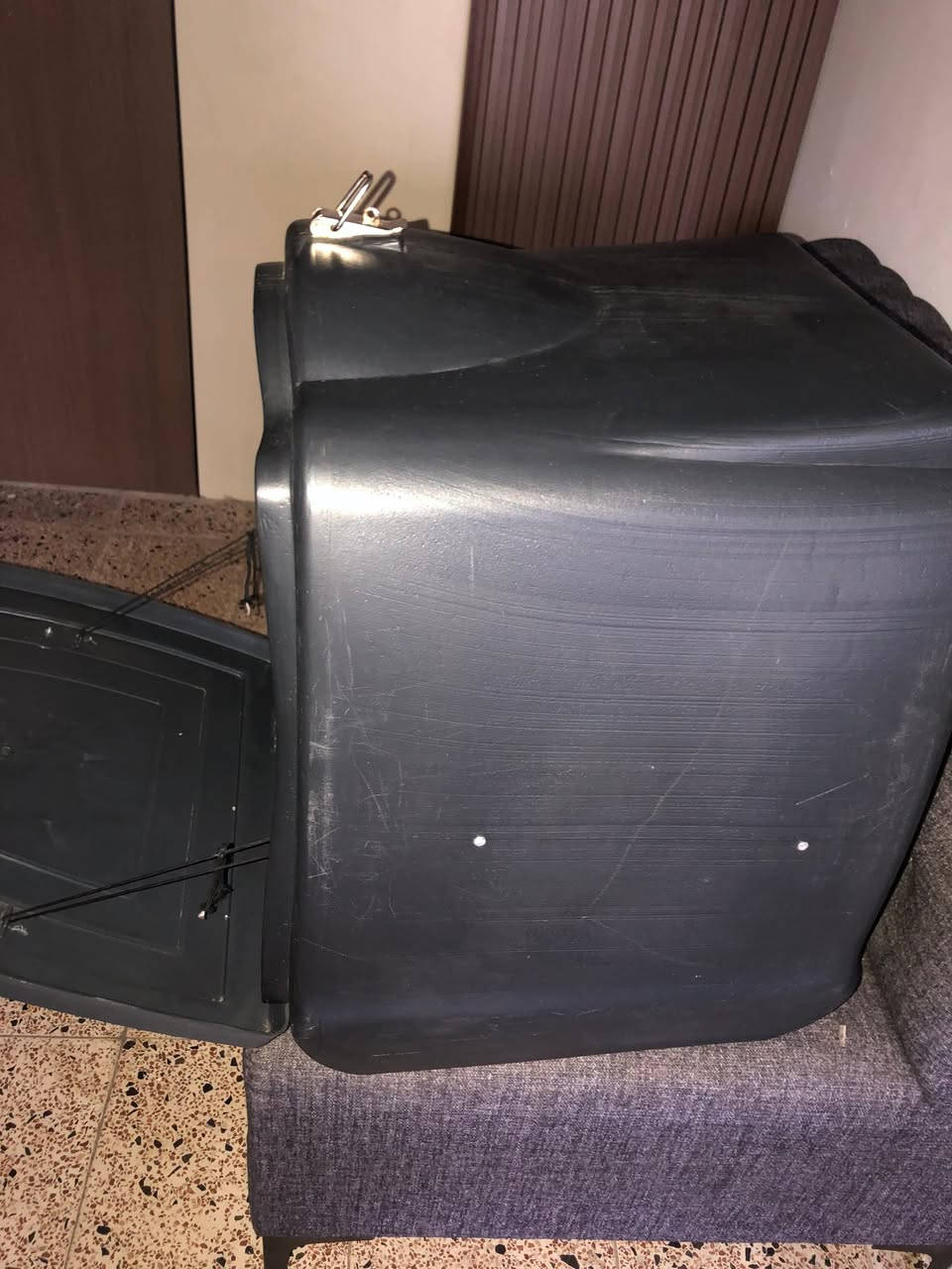 صندوك للبيع نضيف استخدام شهر دبل مو الزغير مبطن صينيه وقفل ٣٠ عنواني بغداد الشعب *********** واتس اب فقط

