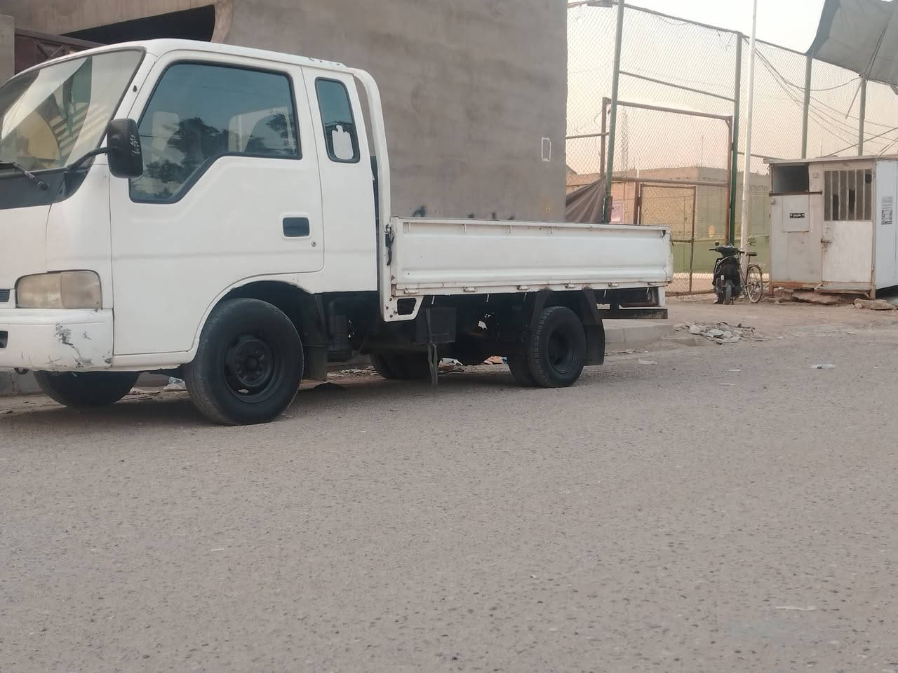 سلام عليكم لبيع كيا فونتيره مديل 97رقم بغداد نكليزي تحويل مباشر شاصي كير محرك مكفولات تخم تاير سياره جازه من كل شي بسمي سنوية جديده مكان بغداد مكلف بنشر ***********
