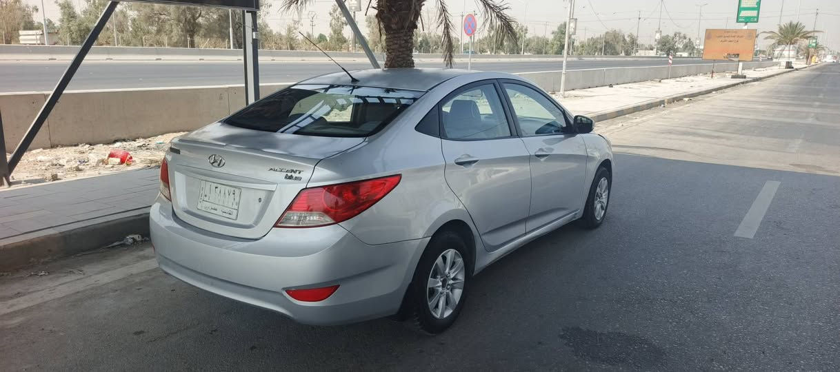 السلام عليكم 
اكسنت موديل ٢٠١٣ خليجي محرك ١٦٠٠ المرغوب
كير ومحرك ع الشرط تبريد ثلج تخم تاير جديد
بيها فقط البنيد صبغ ومكانات بارد 
سنوية لل2028 مداور ثاني يوم 
سياره كلش حلوه ومابيها اي نقص تراي للبصره 
والسونار موجود بالصور اقتنع واتصل وتدلل
سعرها ٧٧ وبيها مجال قليل 
مكانها نجف 
***********
