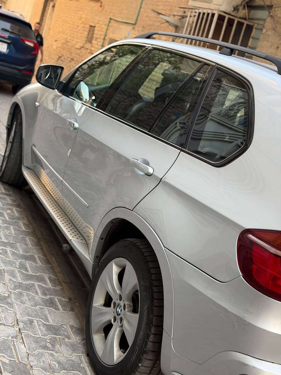 BMW X5 2007
السلام عليكم ورحمة الله وبركاته
BMW X5 2007
السعر ١١٠$
محدث بجم ٢٠١٣
مكينه ٣٥٠٠
سباره جاهزه
تعال كلب وشوف وبخدمتك
مكان السياره البصره السيمر 
للاستفسار
***********
