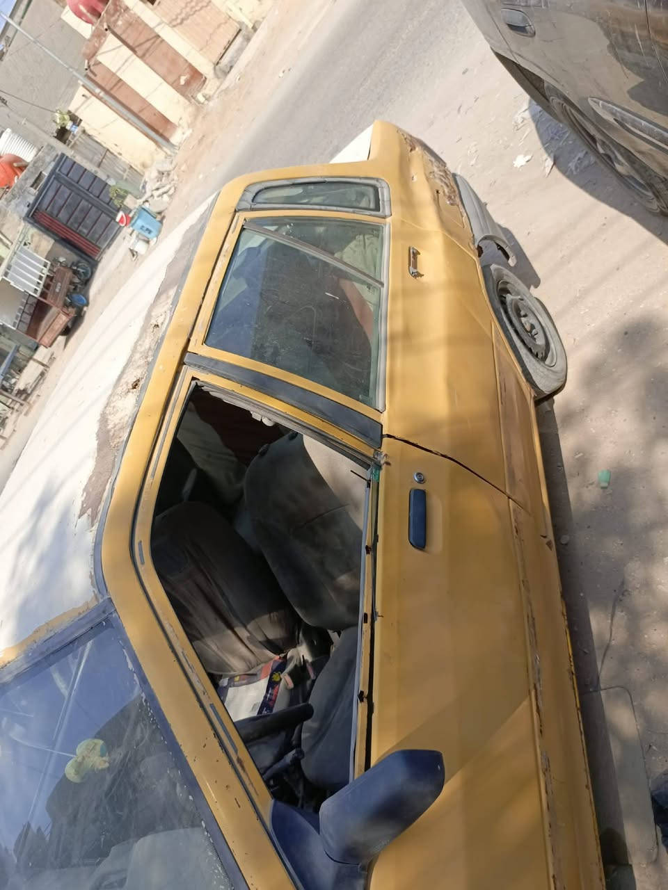 السلام عليكم سايبه مديل 14سنويه لحد 28مكينه كايمه داخن بيه عتب مخيسات شويه ولقماره مثل ماوضحه بصور يرادله باتري تشتغل شراي ينتصل ***********النجف حي المكرمه سعره 8ورقات وبيه مجال قليل
