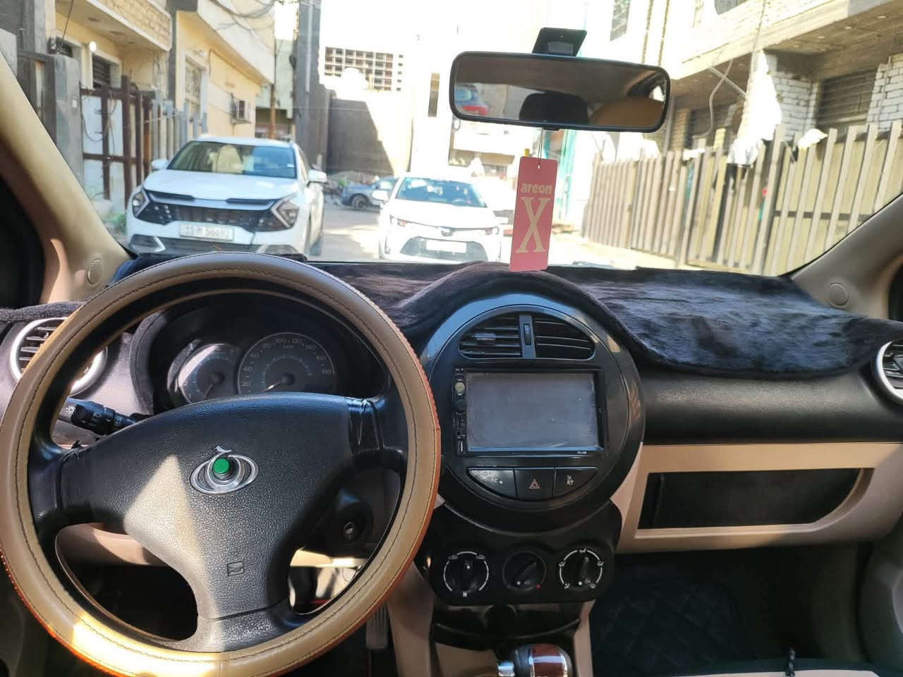 سلام عليكم
للبيع جيلي باندا مديل ٢٠١٢ 

سيارة حلوة ونضيفة  

محرك جديد كير نضيف 

صدر حدايدية تايرات جديدة 

رقم نجف انكليزي 

مشروع وطني يعني تتحول باي مكان تحويل ثاني يوم 

مكان بغداد الدورة 

***********

السعر٣٨
