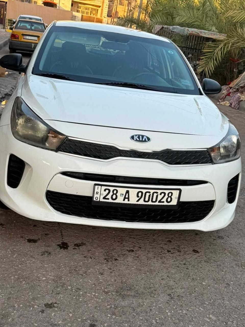 للبيع كيا ريو وارد أمريكي موديل 2018
مواصفات عاديه صور حادث امريكا بالمنشور وبيها صبغ  بالجاملغ الامامي بدون ارباك  مكينه 1600 كير A كل نقص ما بيها هزه و سنويه مجدده 5 سنوات قبل 15 بوم حداديه جديده تبريد ثلج تخم تاير مكان السياره كربلاء للتواصل ***********

نص مكتوب في الصور:
- en.bidfax.info/kia/rio/45312