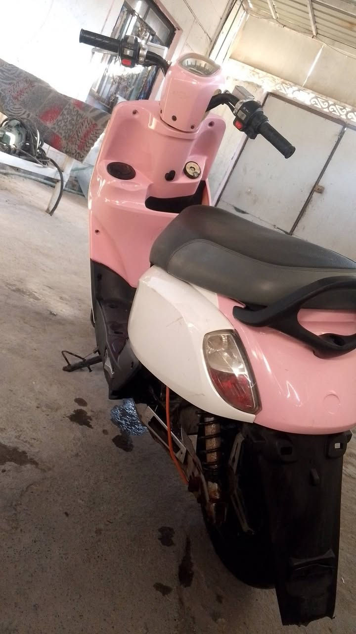 سلام عليكم بوليس شحن لبيع دراجه نضيفه وحلوه كهربائيات كلها شغاله اشاير يمنه يسره ودبل شاره وسطاب خلفي سكنات لايت زنون وراماش بيها قفل ستيرن صندوك بيها ماخذها مليون وربع ورادها 850 وبيها مجال نشالله مكاني بصره تنومه ***********
