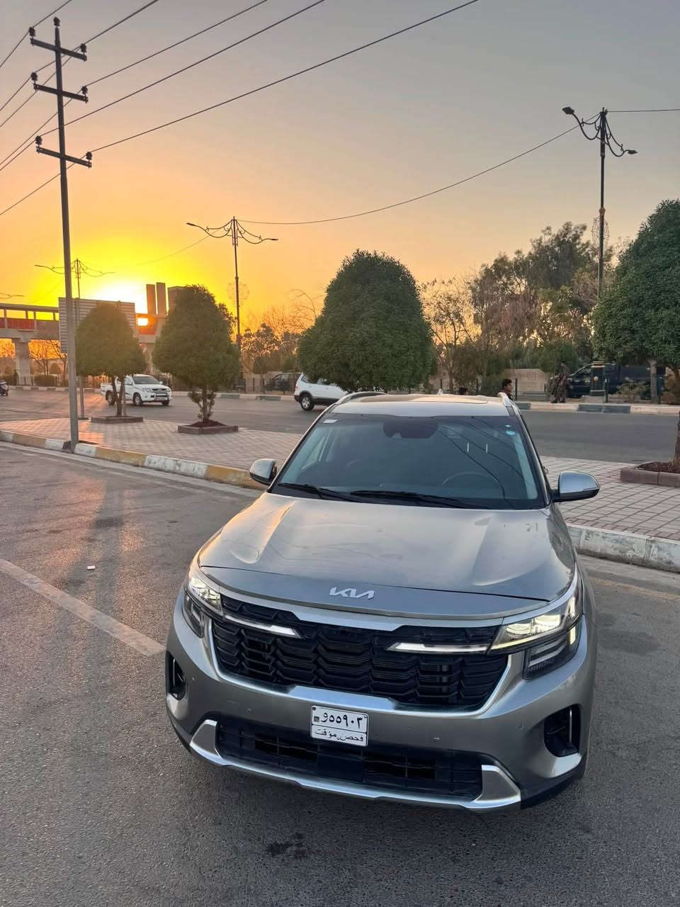 للبيع: كيا سلتوز (Kia Seltos) موديل 2024 - وارد كندي (فول مواصفات) 🚗🇨🇦
 الموديل: 2024
 العداد (المسافة المقطوعة): 1,389 كم فقط (شبه جديدة)
 المواصفات: وارد كندي - فول مواصفات

 حالة الضرر: بنيد مبدل + جاملغ مبدل فقط بدون دواخل السيارة. (باقي السيارة كفالة)
أبرز المواصفات والأوبشنات:
 فتحة سقف.
 تشغيل عن بعد (Remote Start).

 شاشة لمس بانورامية حديثة تدعم Apple CarPlay و Android Auto.
 شاشة عدادات رقمية (Digital Cluster).

 تدفئة مقاعد (كوشن) + تدفئة مقود (ستيرن).

 أنظمة أمان ورادار متطورة (نظام الحفاظ على المسار Lane Keep 
Assist، رادار تنبيه).
 وضعيات قيادة متعددة (Drive Modes).

 تكييف رقمي لمس (Auto Climate Control).

مقاعد جلد متعدد الوظائف مع مثبت سرعة (Cruise Control).
💰 السعر المطلوب: 135 ورقة (13,500$)
📍 المكان: ديالى / بعقوبة
📞 للتواصل والاستفسار: ***********
