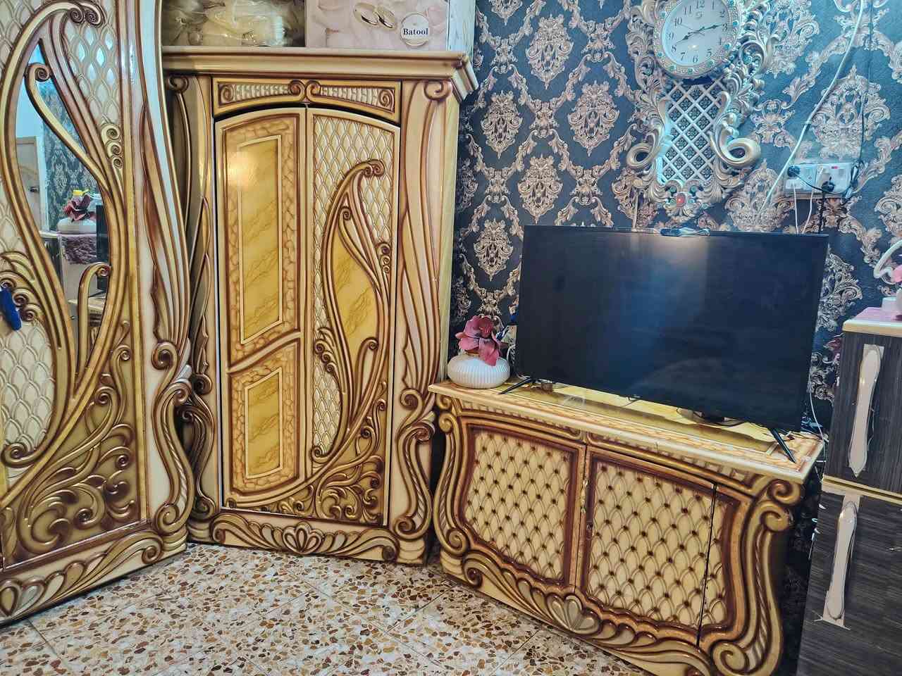 اسلام عليكم غرفه نوم عراقيه  نظافه  90/100  المكان بغداد مدينة الصدر السعر ٦٥٠ وبيهه مجال ***********
