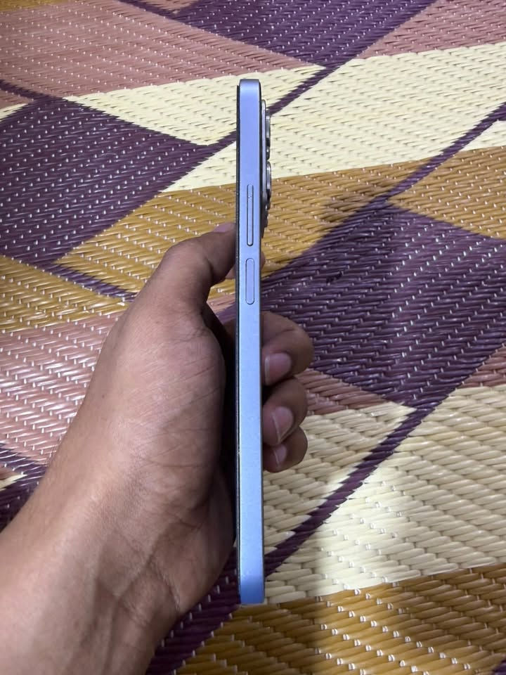هونرx8b موبايل نضيف ذكره ٥١٢وياه شاحنه عنوان النجف السعر ٢٢٠وبيه مجال مراسله على رقم ***********
