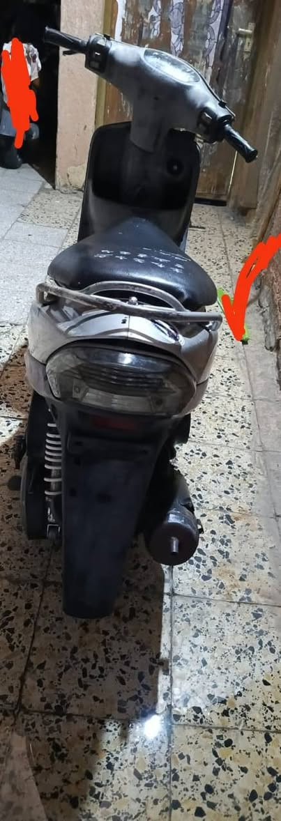 سلام عليكم دراجه ماكس لبيع دراجه مكينه مفتوحه وختم واحد دراجه حلوه سلف ما يشتغل كهربائيات كلها شغاله مكاني بصره سعر 500 وبيها مجال  رقم هاتف ***********
