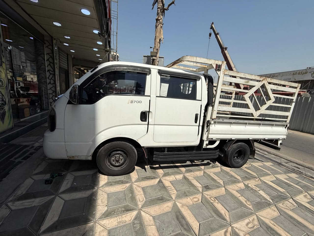 سلام عليكم
كيا حمل ٢٠١٤ سيارة نظيفة ومرتبة سنوية نهاية ٢٠٢٧  رقم دولي جديد واسط
السيارة  بلادية  بدون ضرر 
بدون صبغ
شاصيها مكفول كير ومحر مكفولات 
التبريد  تخم تاير جديد الخلفي ١٣ رافع سبرنك
مكان السيارة بغداد  
سعرها ١٣٠ وبيها مجال 
***********
