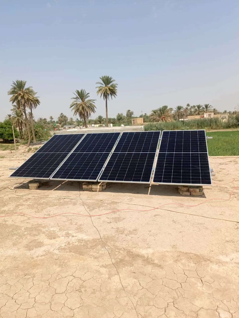 ☀️ تنصيب جديد ضمن أعمالنا المستمرة
تم بحمد الله إنجاز وتنصيب منظومة طاقة شمسية متكاملة لأحد الأخوه ردام أحمد محافظه الديوانيه قضاء، سومر 📍
منظومة مصممة لتقديم أداء مستقر نهاراً وليلاً ⚡
 واعتمادية عالية:
• قدرة تشغيل نهارية: 8
• قدرة تشغيل ليلية 6
٠ أمبير 
🔧 تفاصيل المنظومة:
🔋 بطارية ليثيوم
سعة 5 كيلو
(أداء مستقر – عمر افتراضي طويل – ضمان 5 سنوات)
☀️ ألواح شمسية
عدد,,4 ألواح LONGi أصلية
قدره 650 واط للوح الواحد 
(كفاءة عالية + ضمان 15 سنة)
🔄 إنفرتر 
منظم كهربائي ماركة الأصلي
🛡️ أنظمة الحماية
حمايات كاملة للأحمال + مانع صواعق + تنظيم وتوزيع أمبيرية مدروس
👷‍♂️ تم التنفيذ والإشراف من قبل
المهندس قحطان ماجد السعيدي
وفق أعلى معايير السلامة والدقة الفنية
📍 موقعنا:
الديوانية – قضاء سومر
🏢 محلات المهندس قحطان ماجد السعيدي
📞 للاستفسار والحجز:
***********
***********
✨ ثقة الزبائن هي رأس مالنا… والطاقة النظيفة اختصاصن
