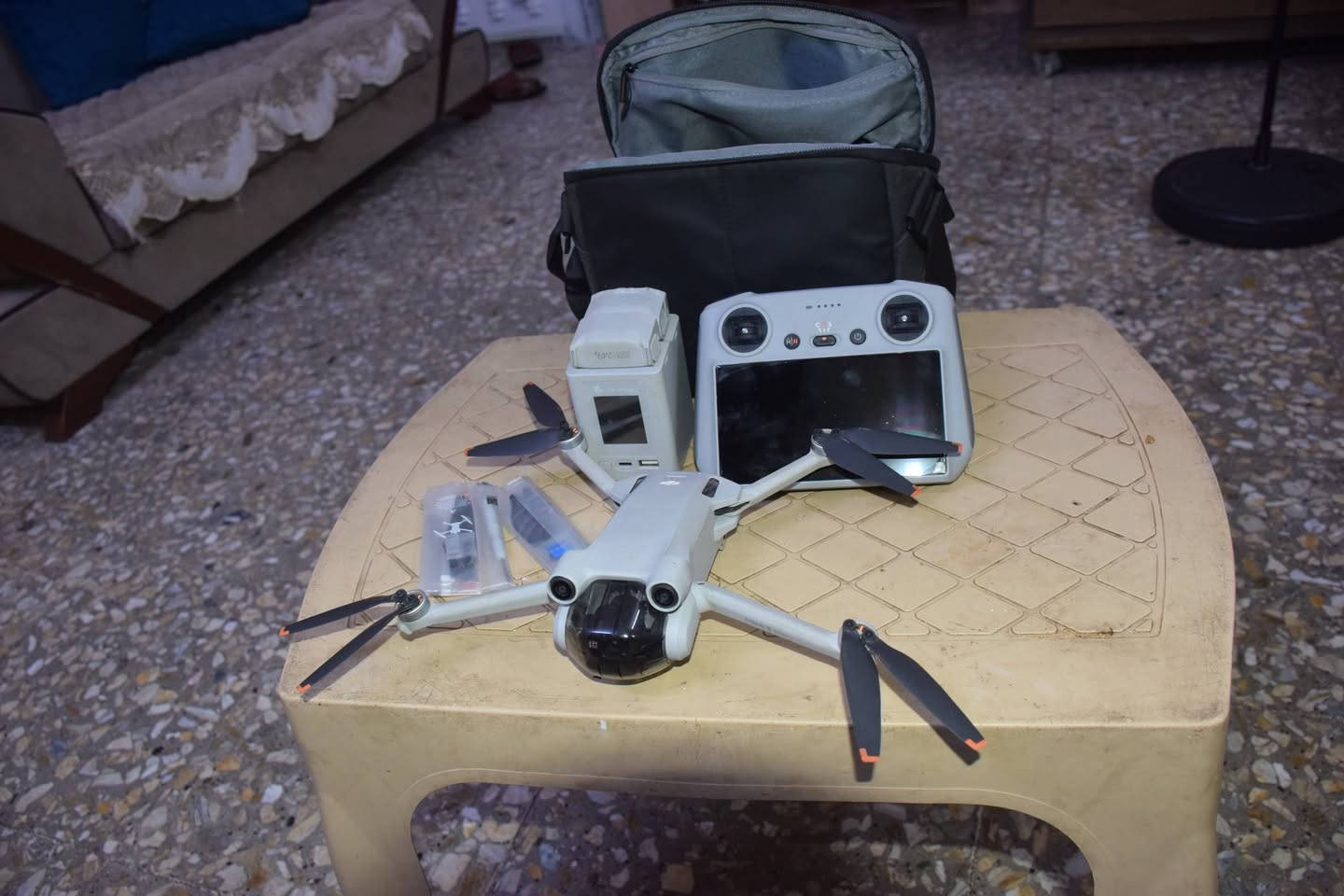DJI Mini 3 Pr سعر 1200 مليون وميتين بيهه مجال شي قليل /***********)/
*********** كامله ما بيهه نقص ولا عطل بس بطاريه وحده تعبانه فقط لا غير
