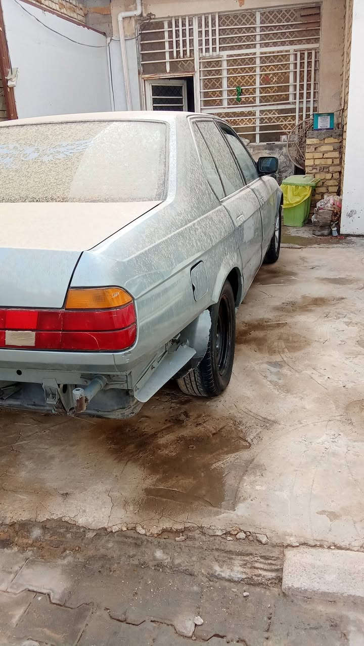 بي ام دبليو 735 • مكينة 3500 • رقم كربلاء