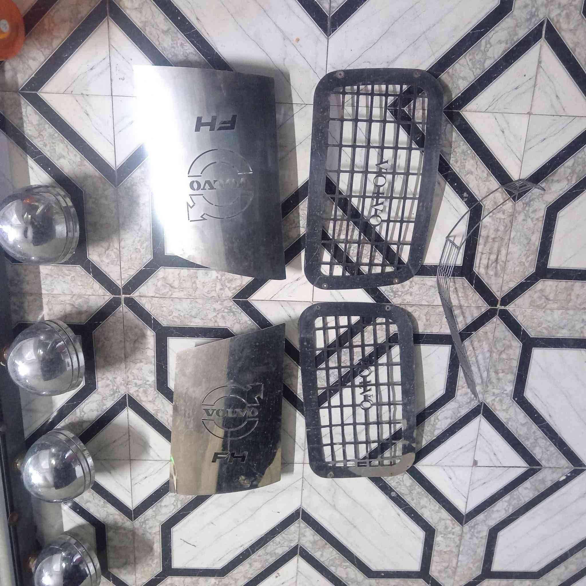 للبيع بدون لافتات مال فالفو السعر 160 العنوان كركوك ***********
