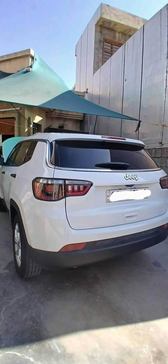 السلام عليكم توجد جيب كومباس موديل 2025 جديدة وجاهزة من كلشي رقم بغداد انكليزي باسمي اللون ابيض ماشيه ٩٠٠٠كيلو  السيارة قطره صبغ ما بيها شاشة كامره ورادار  ... الضرر دعامية وراديترات فقط بدون دواخل  السعر    .. للستفسار الاتصال على الرقم التالي 
*********** اتصل وتدلل
