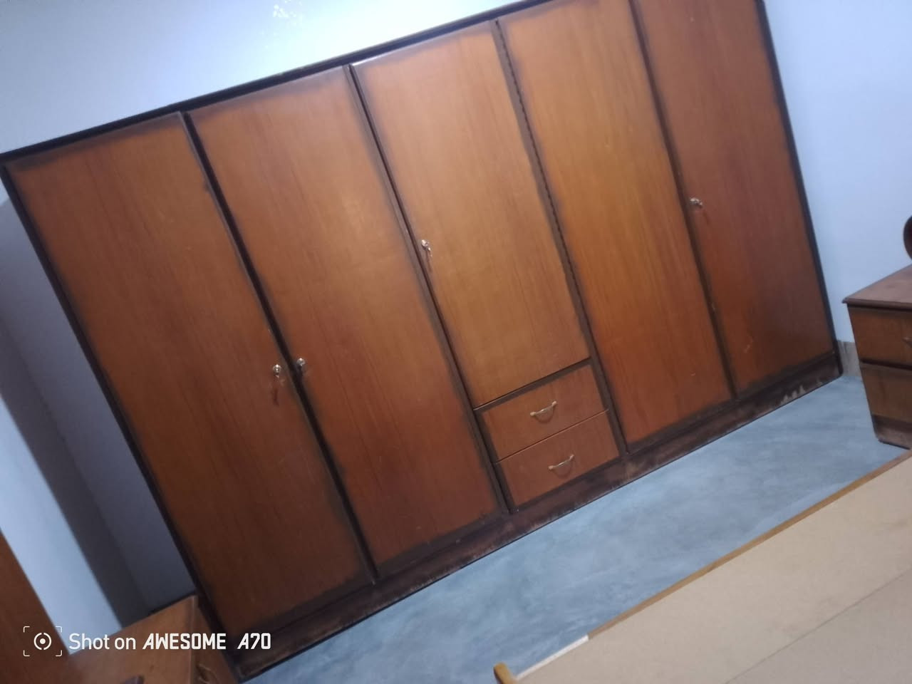 سلمو عليكم قرفه نوم صاج الصلي  كله عيب ما بيهه نضيفه فد مره سعره 380بيهه مجال بصيط مكاني كركوك حي العسكري شركه طارق ***********
