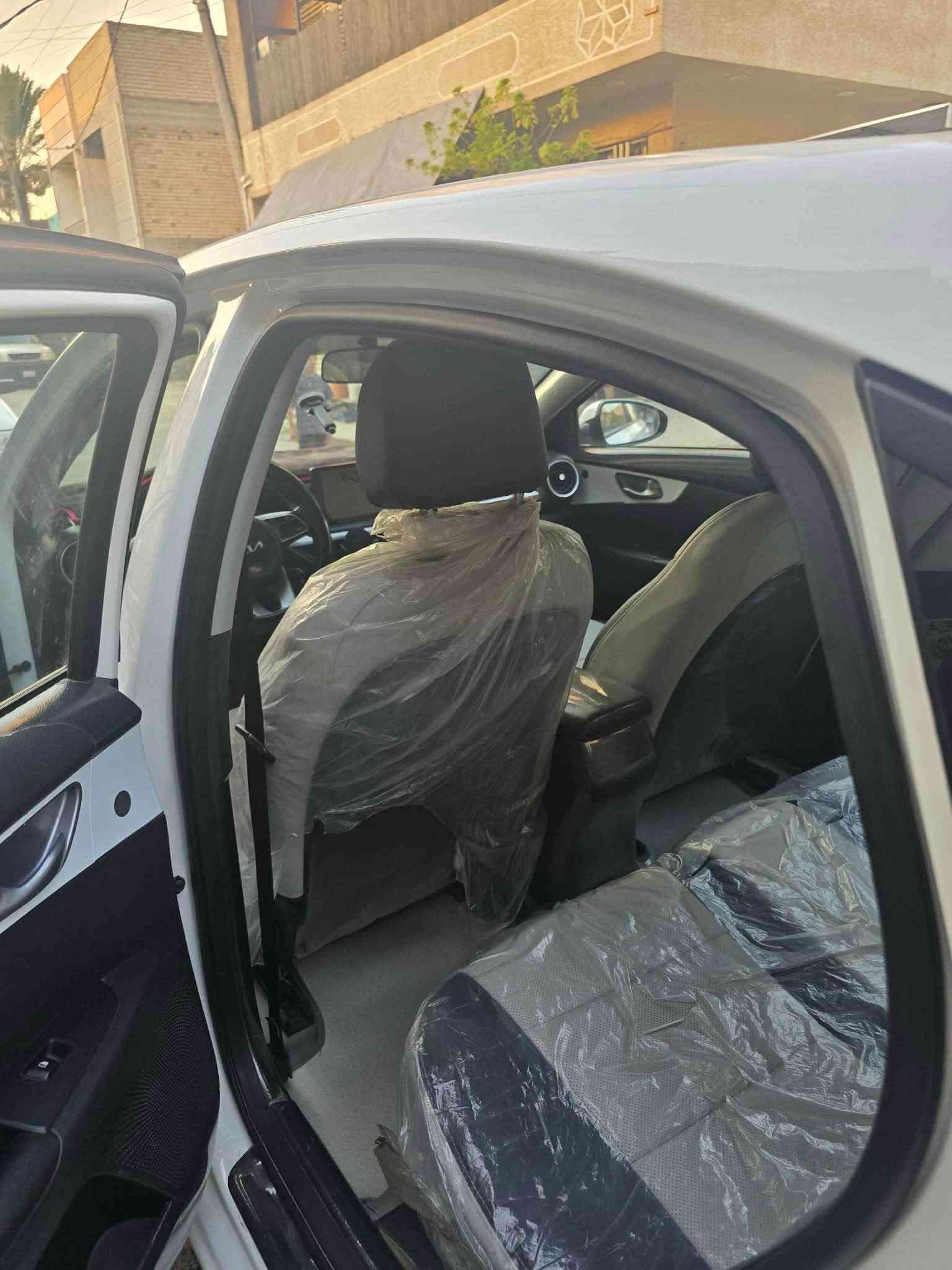 مكلف بالنشر !!!!!
🫡السلام عليكم للبيع 
🚗كيا سيراتو 
موديل 2024
مكينه 2000🧐
🚶‍♂️ماشيه 29 الف 
مكفوله من صبغ وتبديل برغي ممفتوح بيها فقط بيها بارد بقيق الصندوك شي بسيط ورصعات بسيطه 
سبير مانازل 
رقم بغداد 
مواصفات عاديه 
شاشه 
كأمره 
ويل كب اصلي 
دوشمه جديده
كاعيه جلد
لايت زنون 
💸💵السعر 165 ورقه وبيها مجال 
📍المكان-بغداد - الحريه 
الأتصال ☎️هـ ‭***********‬
