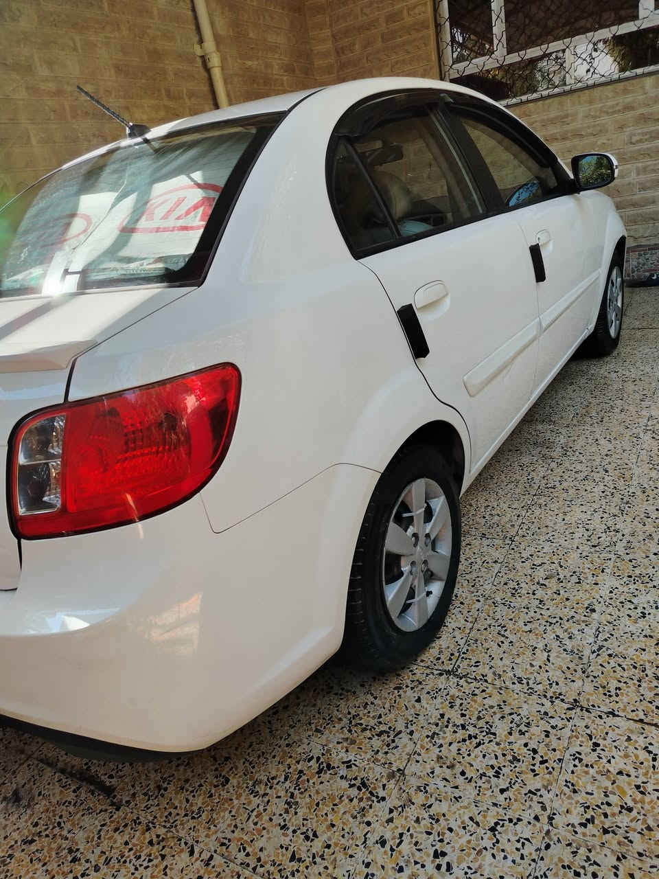 Kia Rio 2011 رقم سليمانية محرك 1400 كير محرك صدر شرط سنوية 27 ماشية 84 حقيقي باسمي صبغ جاملغ ودوسة بدون دواخل للاستفسار *********** موصل حي الميثاق السعر 92 بيها مجال
