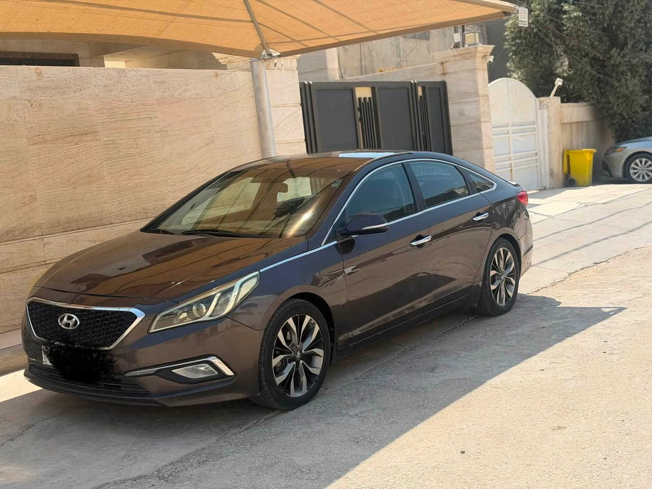 سلام عليكم سوناتا موديل 2016 خليجي محرك 2400 دوش 
بيه قطعتين صبغ رقم نكليزي الجديد اربيل 
السعر 105 وبيه مجال 
***********
