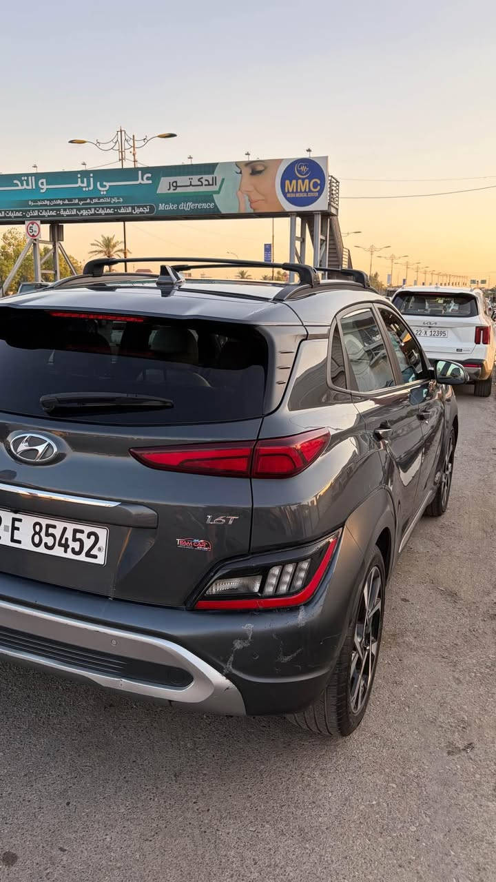 هونداي كونا للبيع فول الفول 1/1 
موديل 22 limited ماشية 45000 كم 
حجم المحرك 1.6 تيربو 

KM8K53A30NU841719
حادثها جاملغ اليمين ومثل مموضح برقم الشاصي  
السيارة بيها قطعتين 
السيارة مكفولة كير ومحرك شاصي ومكفولة من الصبغ 
السيارة رقمها شمالي باسمي تحويل مباشر 
 مكان السيارة  الموصل  
--------------------------------------
مواصفات السيارة 
سلايد 
شاشة جبيرة 
عداد دجتل 
3 مودات سياقة مع تغير العداد حسب نوع السياقة 
SMART-Normal-Sport
سياقة ذاتية 
مثبت سرعة
توقف ذاتي 
رادار نقاط عمياء 
كاميرا دوارة 
نظام كاربلي واندرويد اوتو 
شحن لاسلكي 
دخول ذكي 
تحكم منحدرات 
تدفئة المقاعد 
تشغيل عن بعد 
كاميرا خلفية دوارة نمطين 
السيارة فول الفول 
السيارة مال دكتور وبيها نقوصات بسيطة 
السيارة تمشي فول مناقصها شي شغل واطلع 

السعر 💵 14500  مجال حق النقوصات انزلها من سعر السيارة بيها رادار عاطل ويحتاج لصبغ للدعامية
*********** موصل, نينوى
