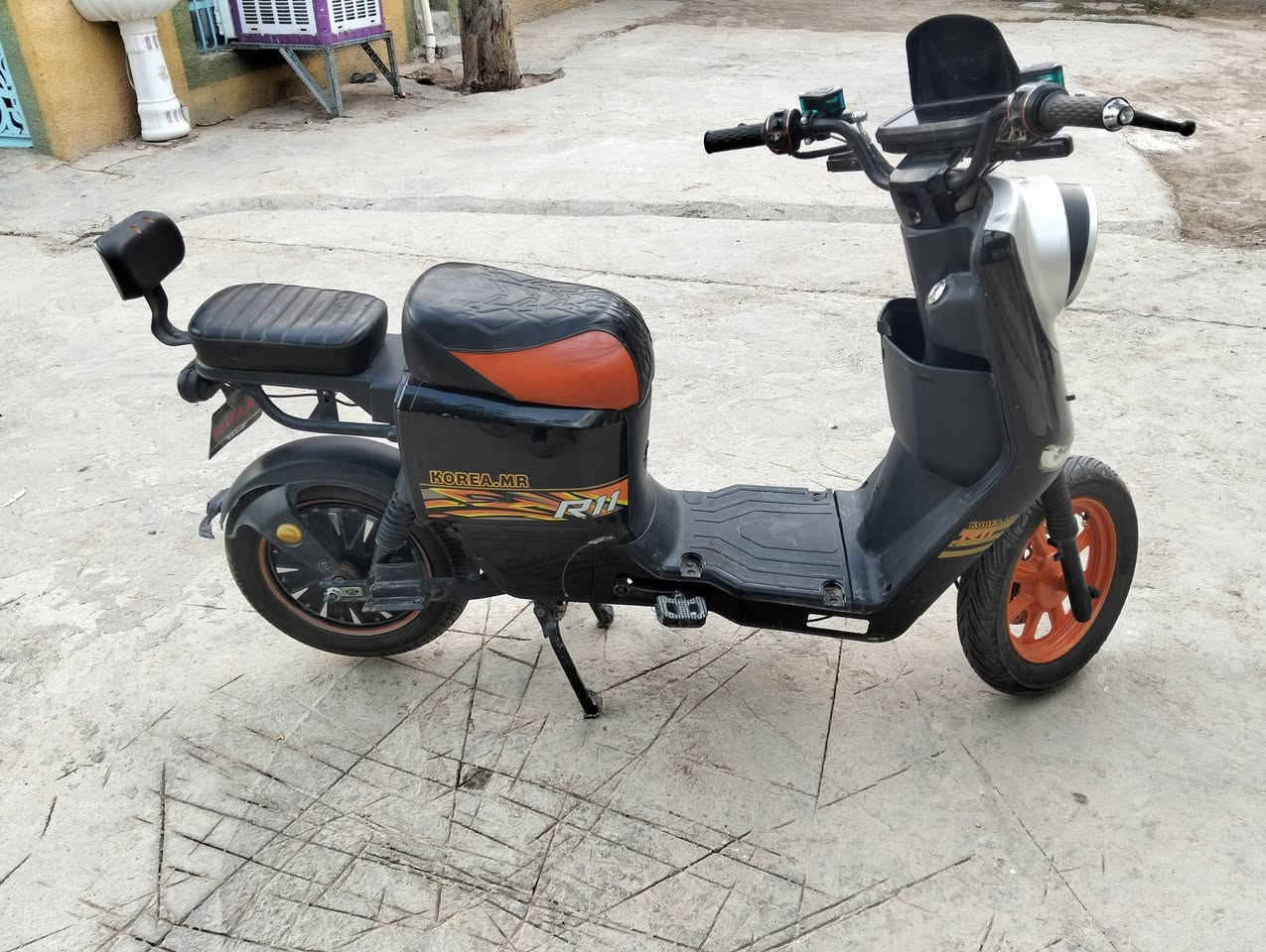 للبيع باسكل شحن R 11 كامل كله شقال بطاريات جدد *********** خمسه بطاريات  السعر 450
