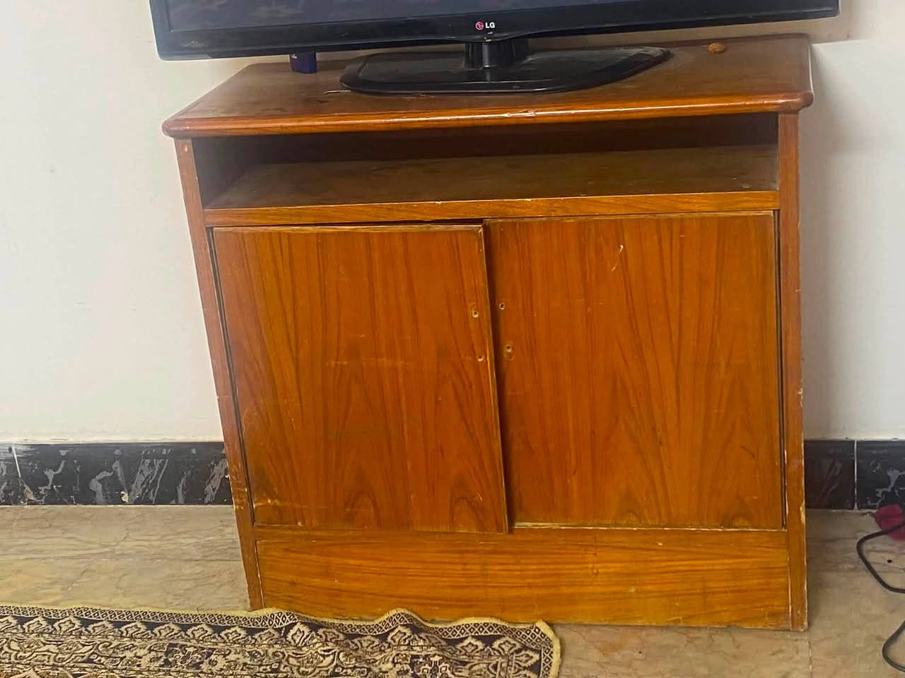 غرفة مستخدمة كامله  مستعجلة على بيعتها ٣٠٠ وبي مجال مكاني البلديات ***********
