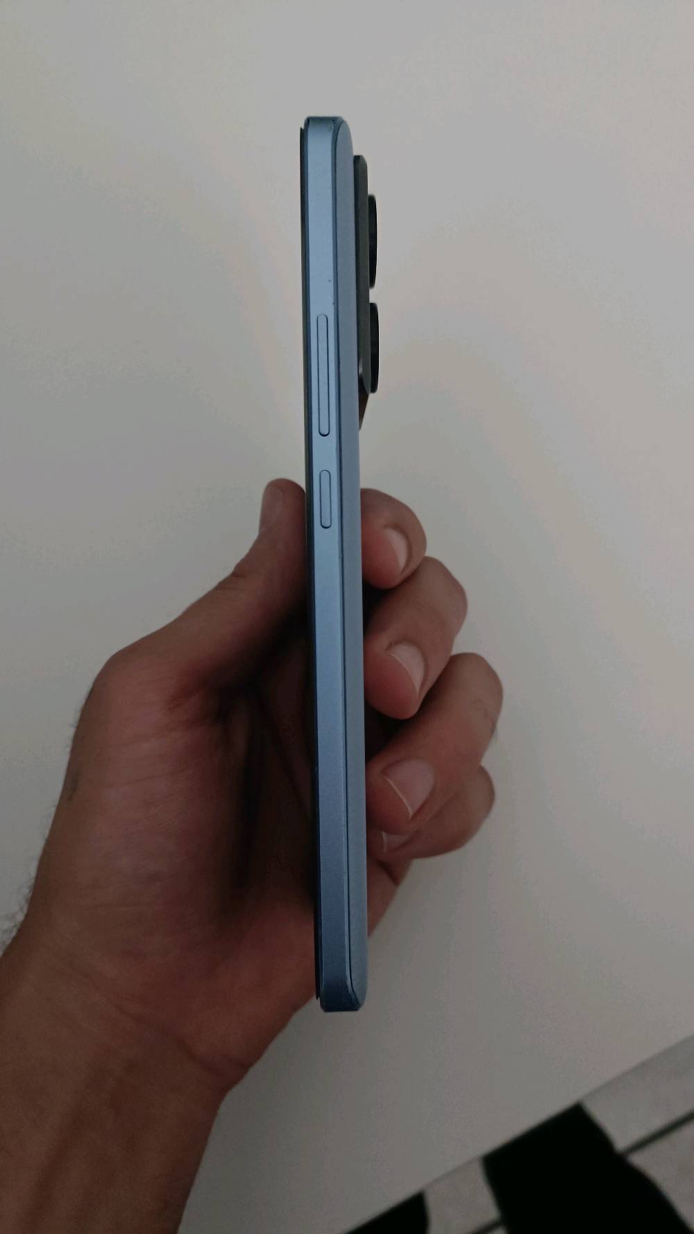 شاومي 13 تي برو ذاكره 512 جهاز نضيف و مكفول بي فقط شخوط في الشاشه بدون اي ملحقات