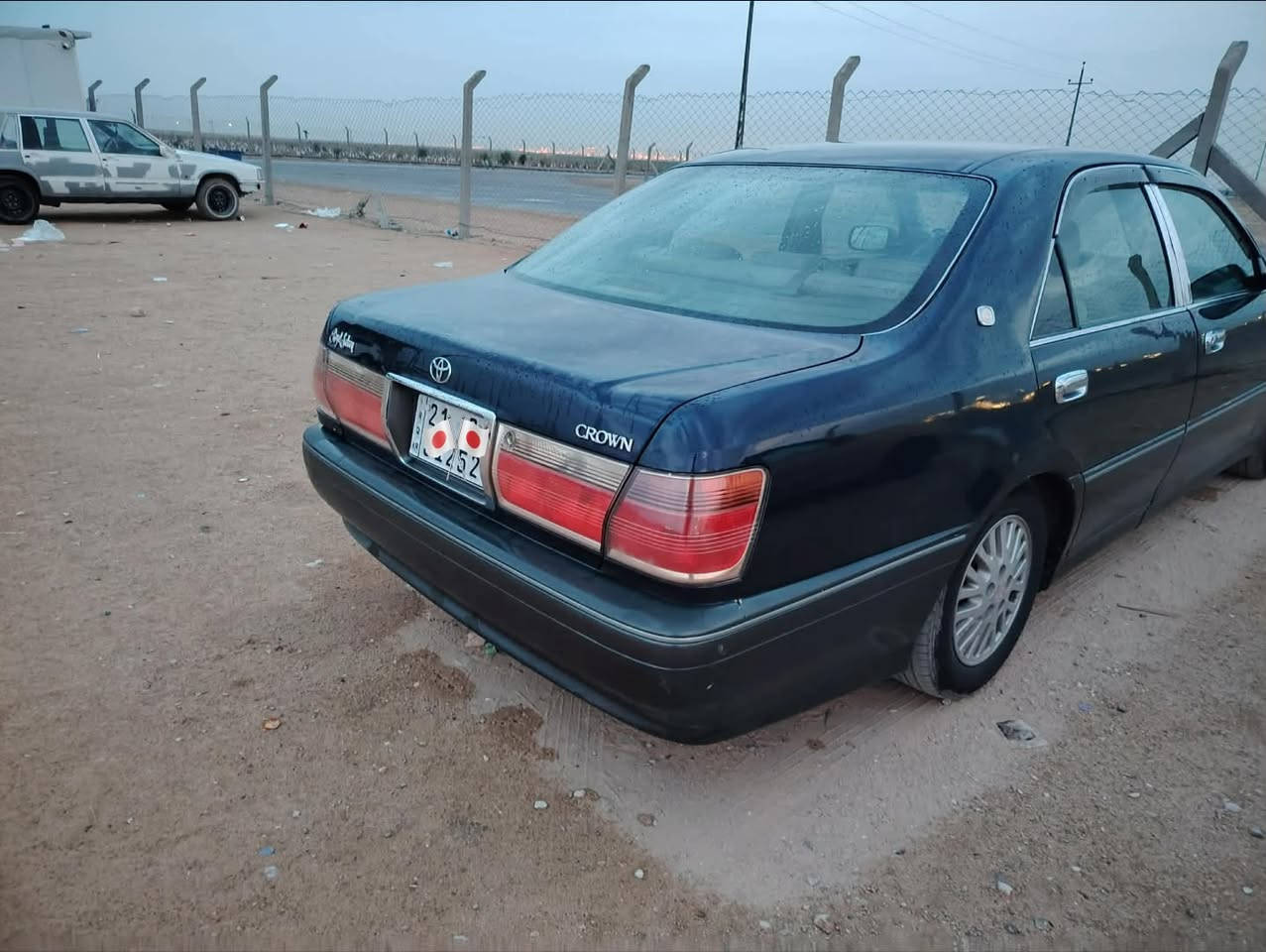 سلام عليكم كروان ملكه للبيع  محرك وكير مكفولات تبريد ثلج كصتين السياره السعر ٢٩ وبيه مجال ‭***********‬
