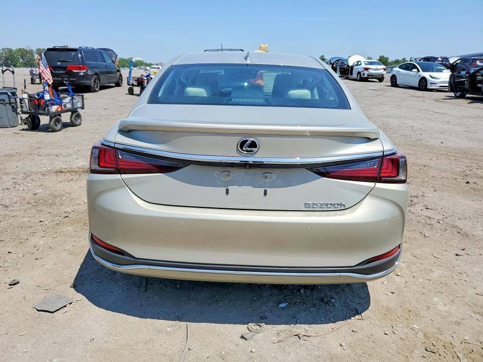 2025 LEXUS ES 300H BASE
سياره هايبرد 2.5     4 سلندر
سعر 310 بدون تصليح 
ماشي الف ميل
رقم شاصي  58ADA1C10SU074950
بدون رقم تترقم شيمالي
مكان السياره  دهوك
للأسفسار الرجاء اتصال او مراسلة الواتس اب
*********** أربيل, العراق
