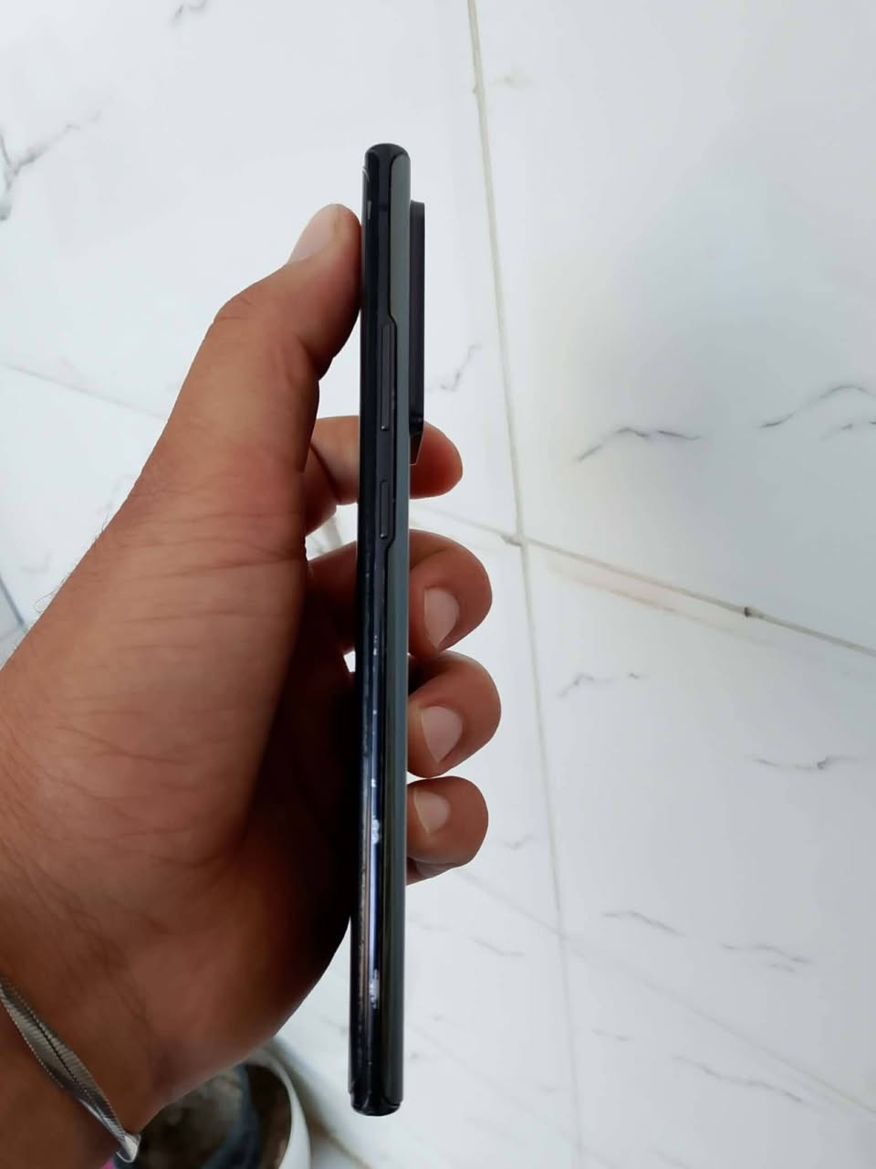 السلام عليكم سامسونك نوت 20 الترا ذاكره 256 رام 8 كلشي شغال بيه تردد شاشه 120 Hz معالج Snapdragon 865+ بطاريه 4500mAh كلشي شغال بيه ماه عده كامراات متوقفات السعر 330 بيه مجال بسيط مكاني حله ***********
