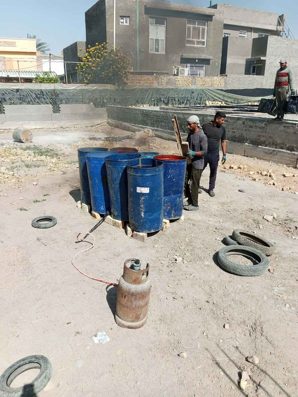 ***********
تكير السطوح والبيوت السكنيه والبنايات بأنسب الاسعار
