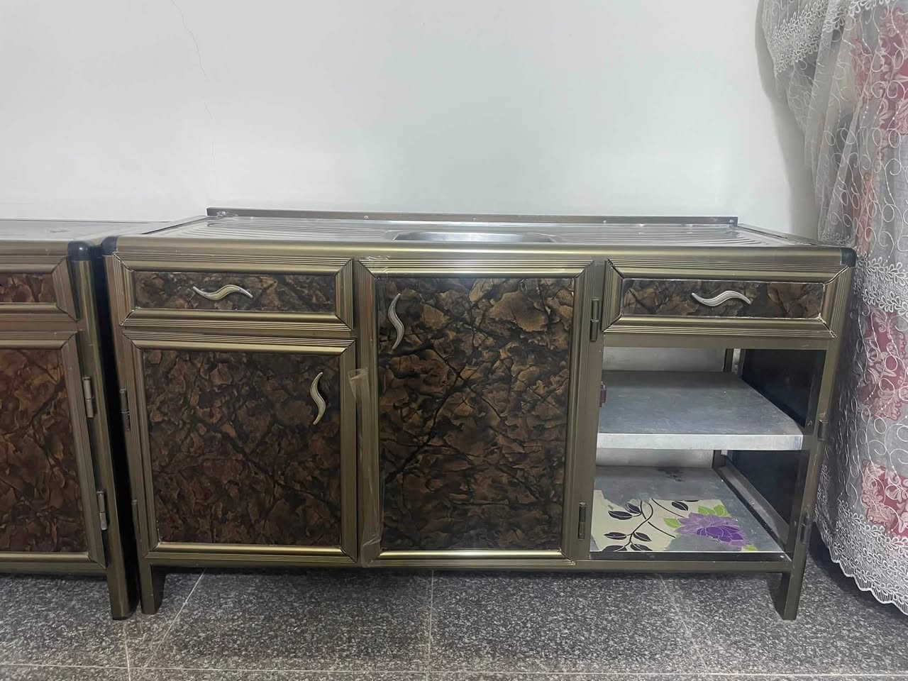 سلام عليكم سعر مناسب جدا
للبيع كاونتر مترين + سنك متر ونص بدون ملحق نقص باب فقط + ميز طعام يصغر ويتكبر بدون كراسي نظيف العنوان بغداد كفاءات السيدية ***********
السعر اذا ثنيتهم ب85 الف اذا بس الميز ب50 الف واذا بس الكاونتر ب50 الف
