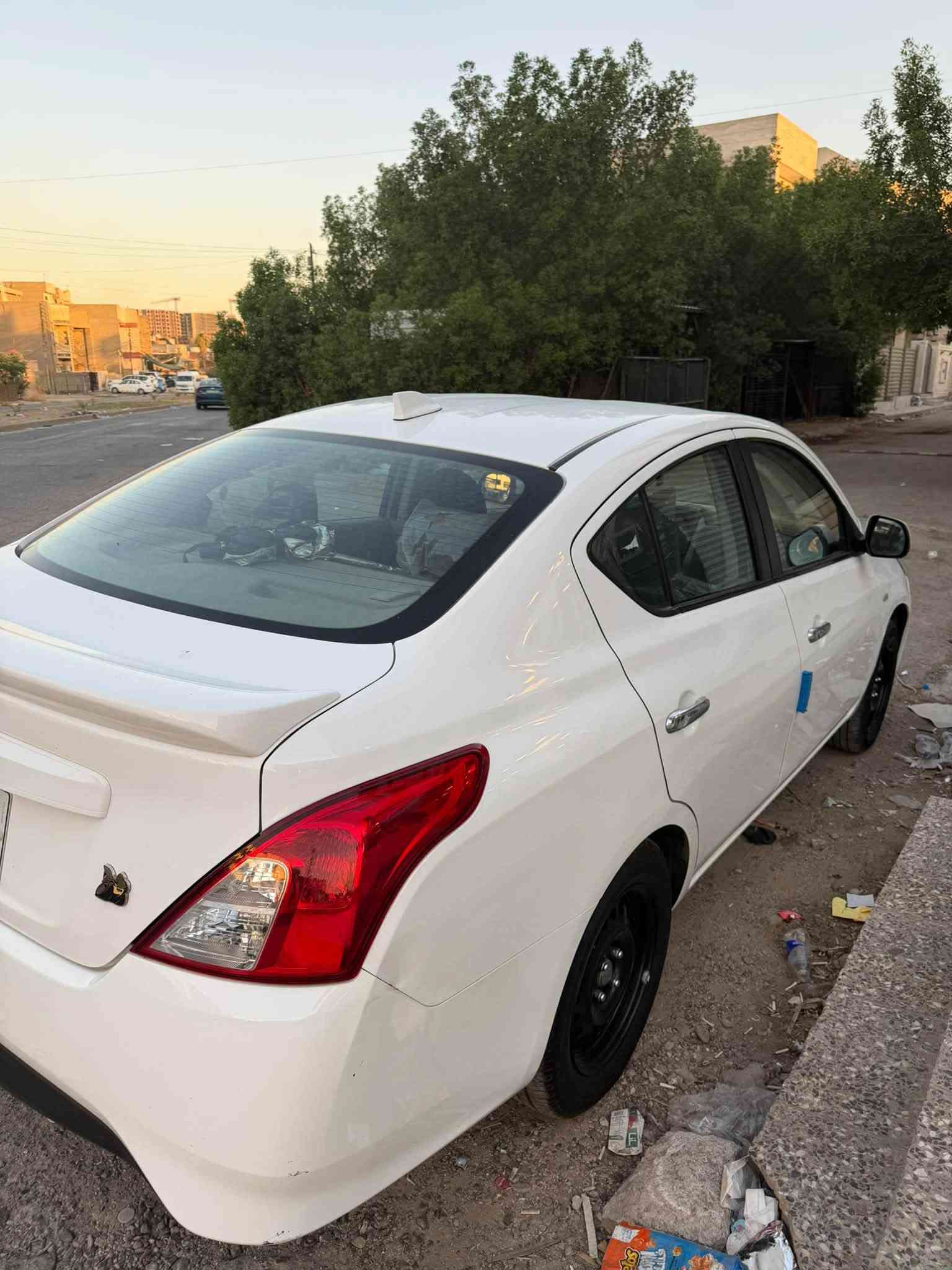 سلام عليكم سني هندي مديل 2024 
بيه كرده بالباب بس مامفتوح على حطته 
هاذ رقمي ***********
مكاني بغداد البلديات
السعر 118$ وبيه مجال
