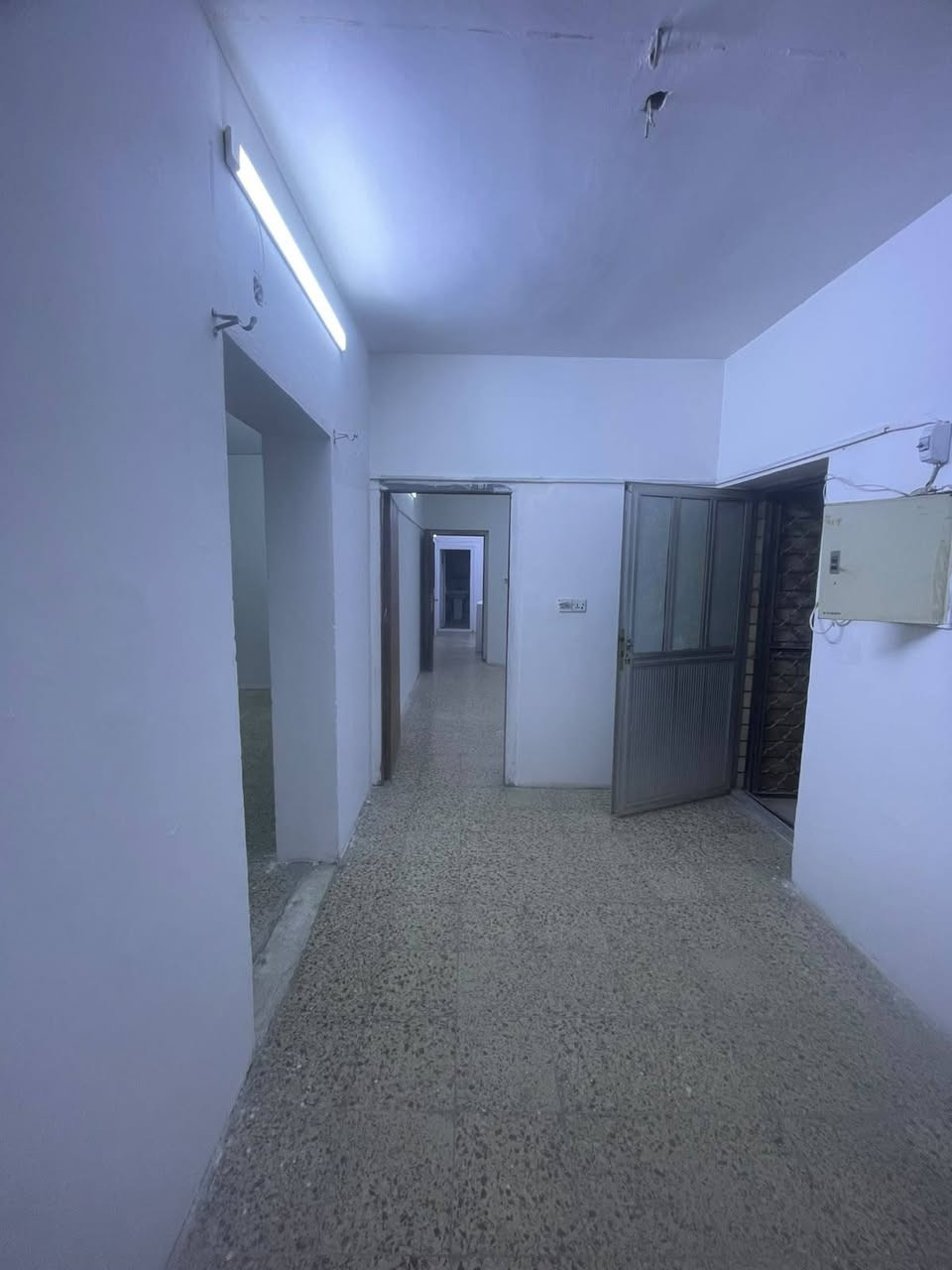 🏠 مشتمل للإيجار في السيدية
📍 طابق أول – معزول عزل تام
📐 المساحة: 300 متر

يتكون من: • غرف نوم عدد 2
• صالة
• مطبخ
• خدمات

📞 للتواصل: ***********
