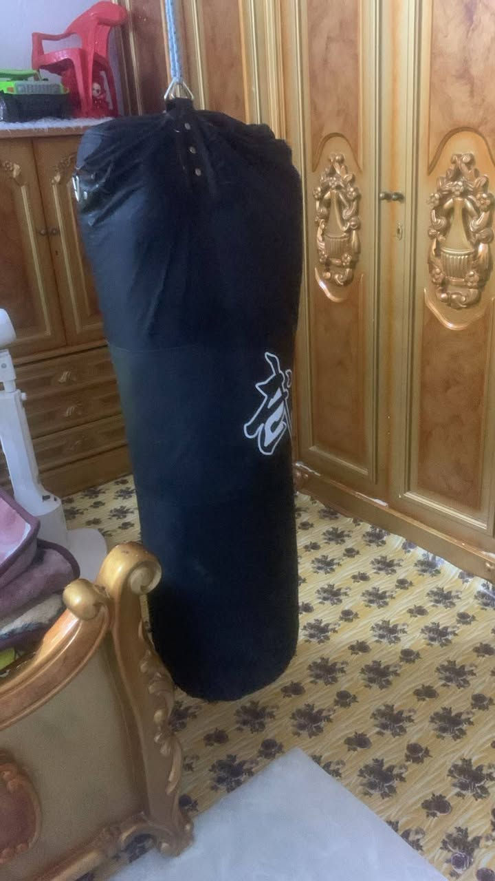 سلام عليكم شلونكم شباب عندي جيس ملاكمه حطو علي سعر وأخذو فوك25وجوا50الف ***********واتساب

