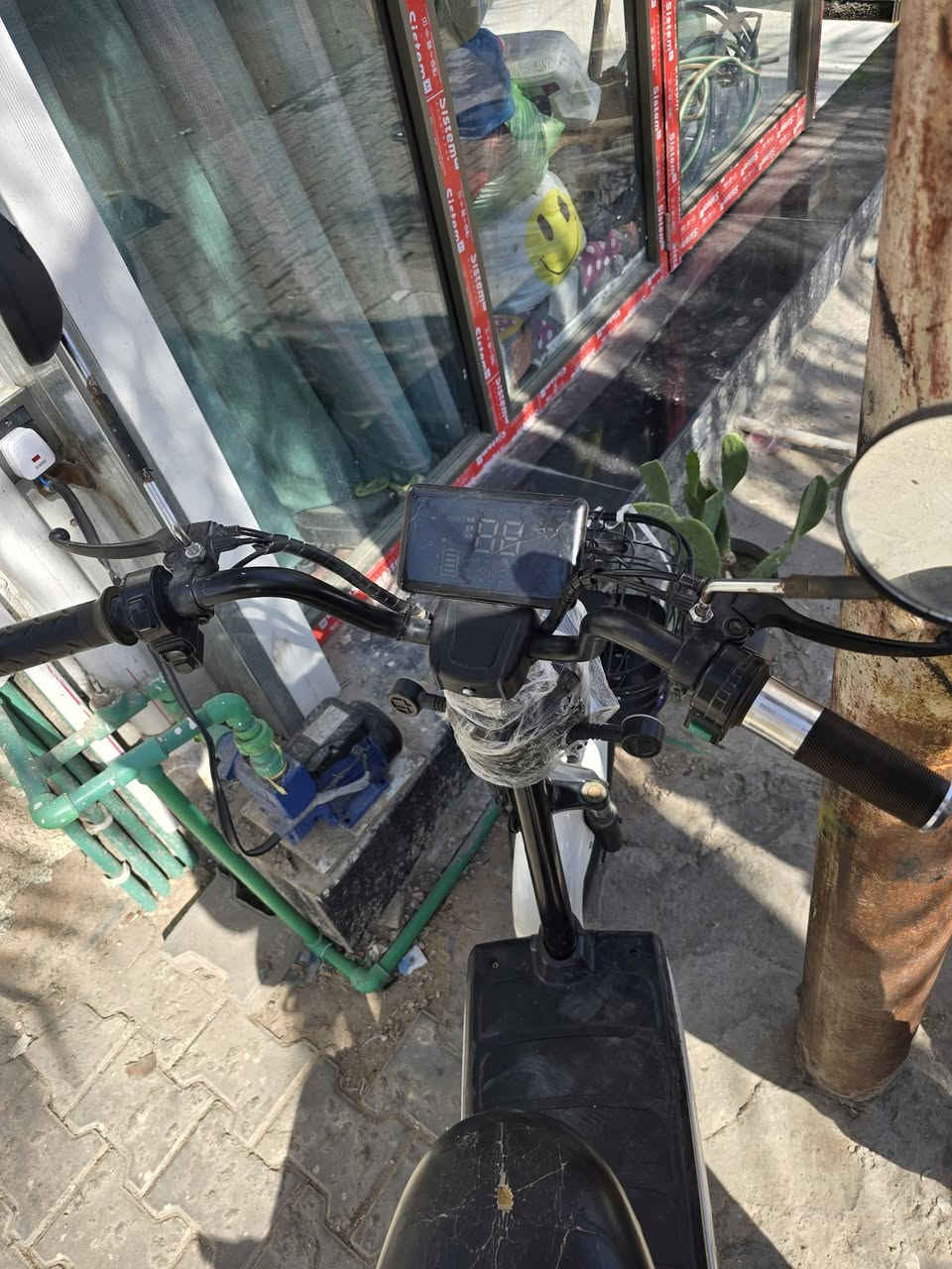 دراجه شحن للأطفال حلوا ورمتبه ماناقصه شي كلشي يشتغل سعرها ب ١٥٠ وبيها مجال للشراي 
***********
