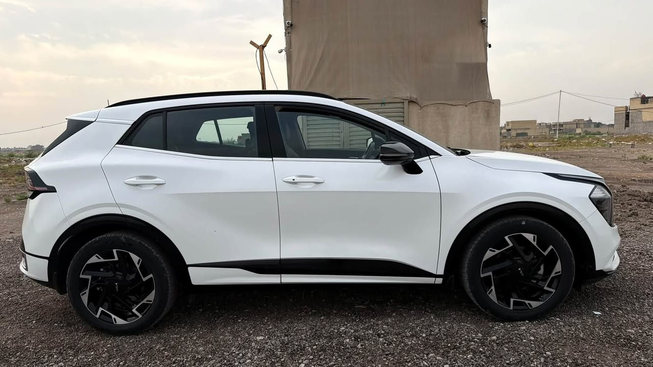 للبيعKia Sportage GT-Line 2024
خليجي
موديل 2024
GT-Line فل أوبشن
السيارة نظيفة ومواصفاتها عالية
الممشى: 30 ألف كم تقريباً
التفاصيل والضرر موضحة بالصور.

السعر: 230 وبيها مجال بسيط للشراي 
للاستفسار ***********
