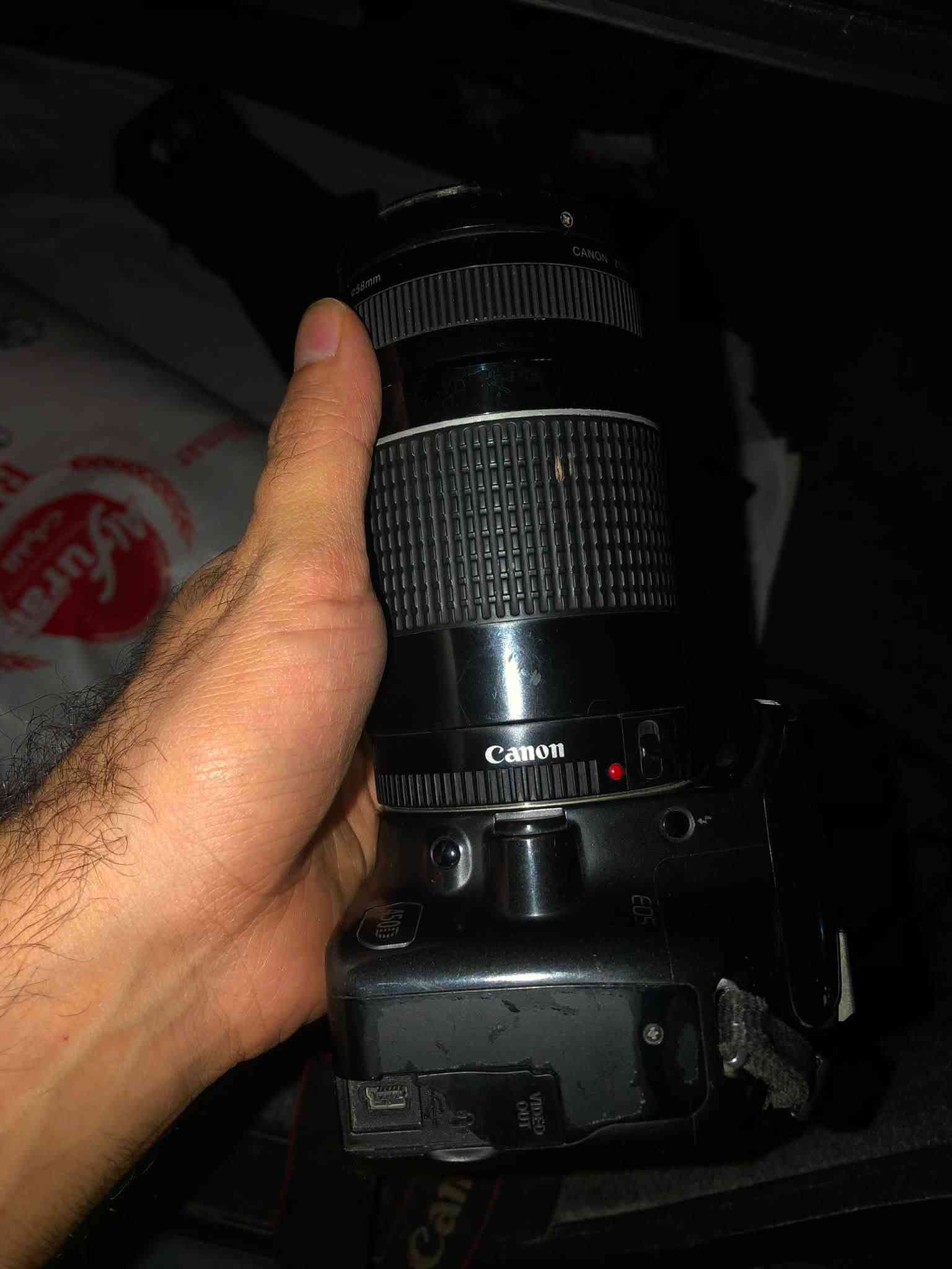 كانون 450D • عدسة 75-300 • فلاش يدوي
