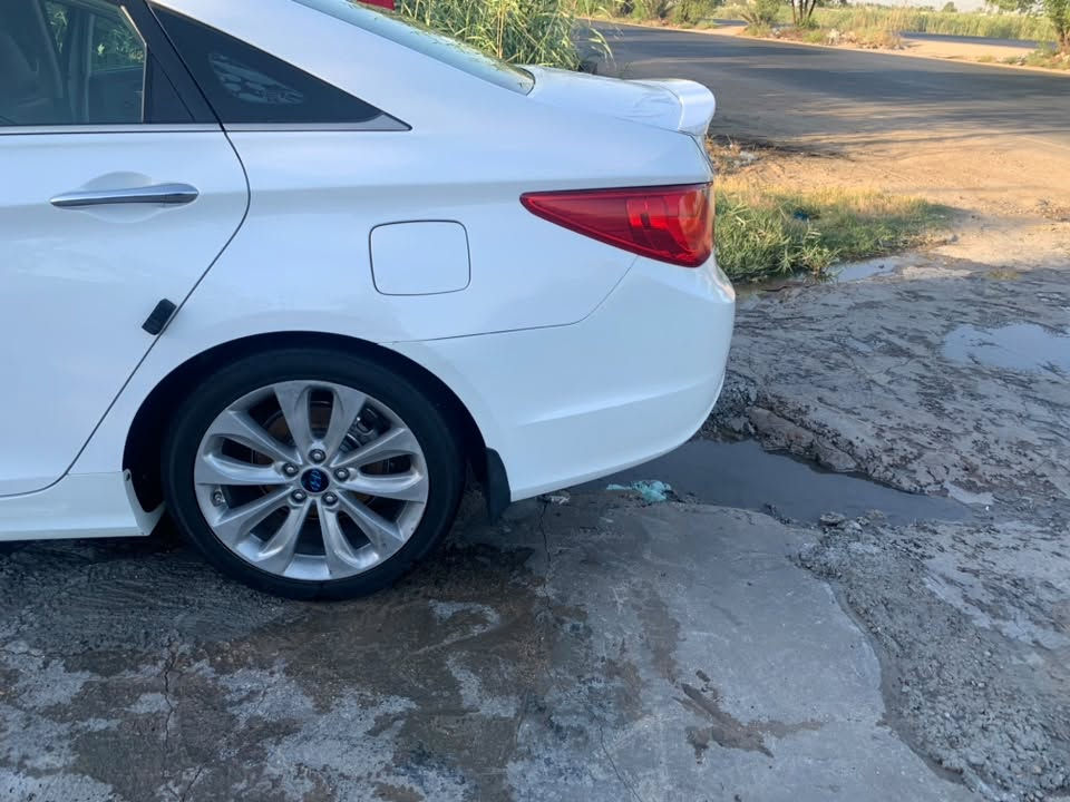 سوناتا موديل ١٣ وارد امريكي سبورت فول موصفات دبل اكزوز رقم بإبل با اسمي
١-فتحة سقف
٢-شاشه بلاد 
٣-شفتات ستيرن
٤-كشنات جلد كهربائي تدفئه تبريد
٥-ويل ١٨ كروم
تبريد منضومه جديده كلها حداديه جديده 
محرك ٢٤٠٠ gdi 
صور الحادث مع المنشور / سونار السياره راسلني واتساب ارسله الك
للستفسار بخصوص السعر *********** بي واتساب 
مكان السياره / بابل / قضاء المسيب
