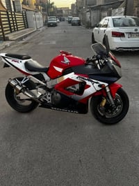 بطح cbr 929 دراجة نظيفة شلعة تخبل كهربائياتها شغالها مبدل كور السعر 19...