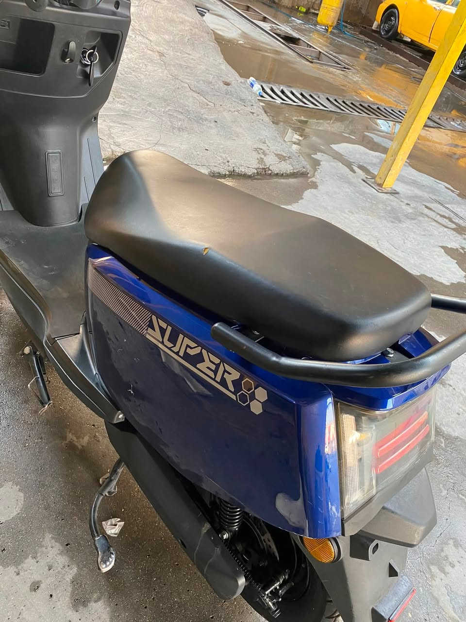 دراجه شحن  اخو الجديد السعر 750 وبيه مجال العنوان بغداد الزعفراني لتواصل علاه هاذ الرقم ***********
